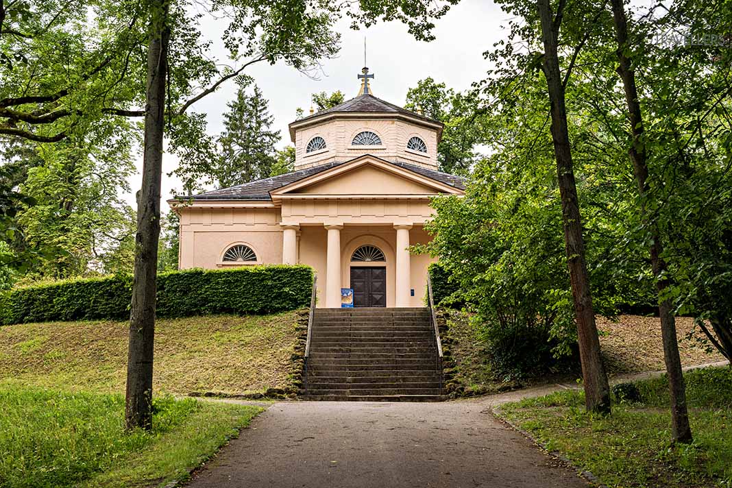 Die Fürstengruft auf dem historischen Friedhof in Weimar