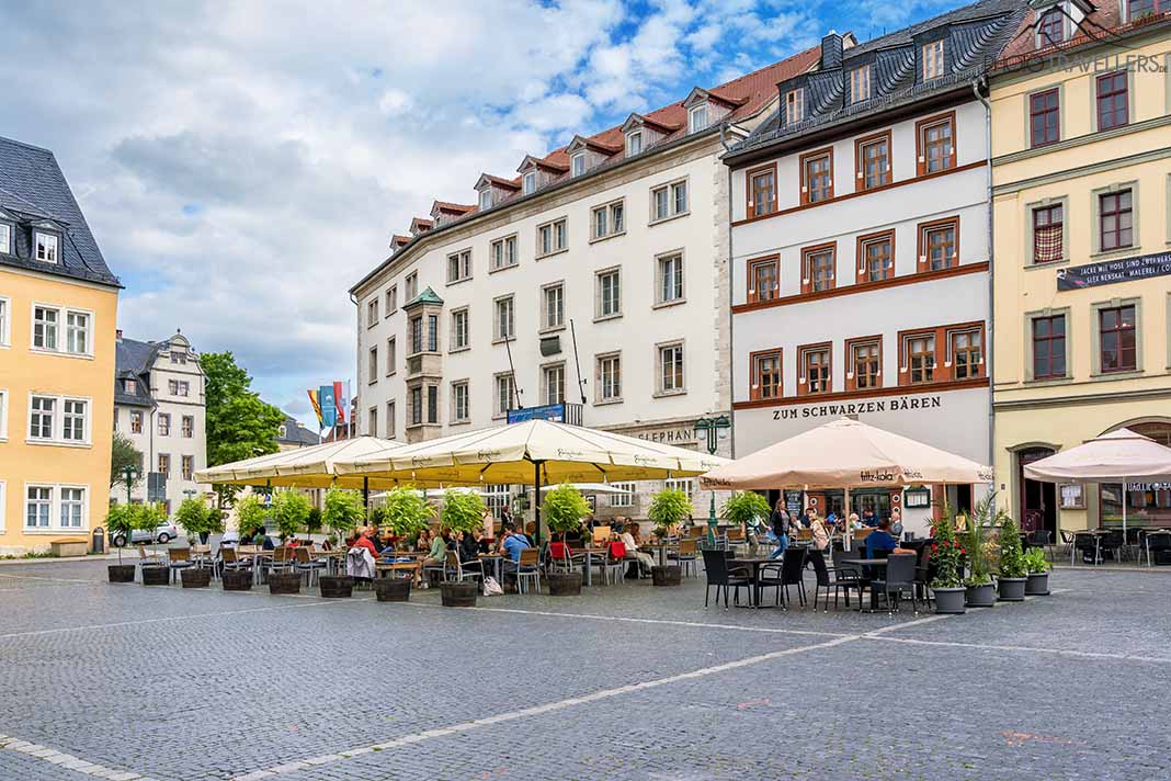Cafés am Marktplatz in Weimar