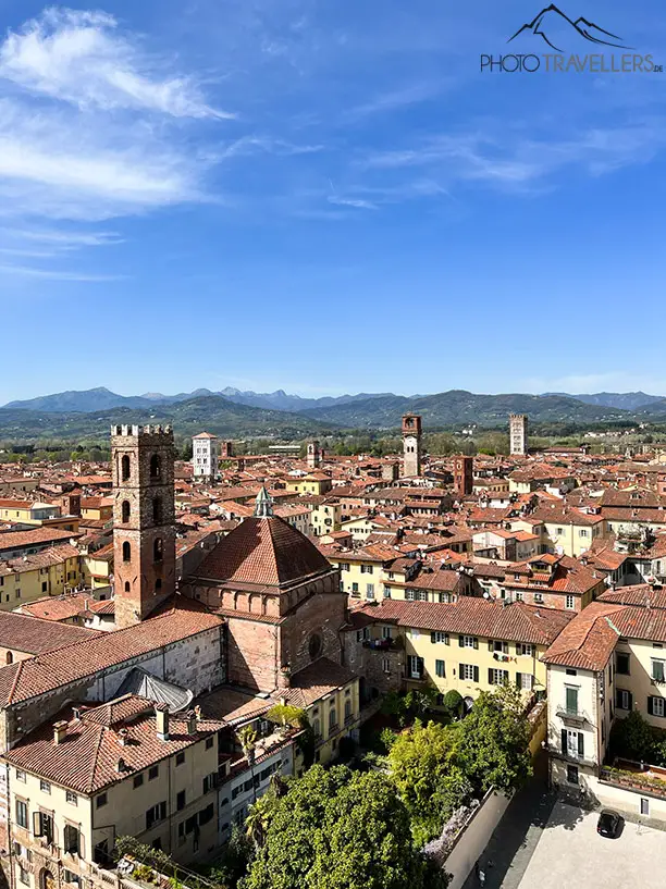 Der Blick über Lucca in der Toskana