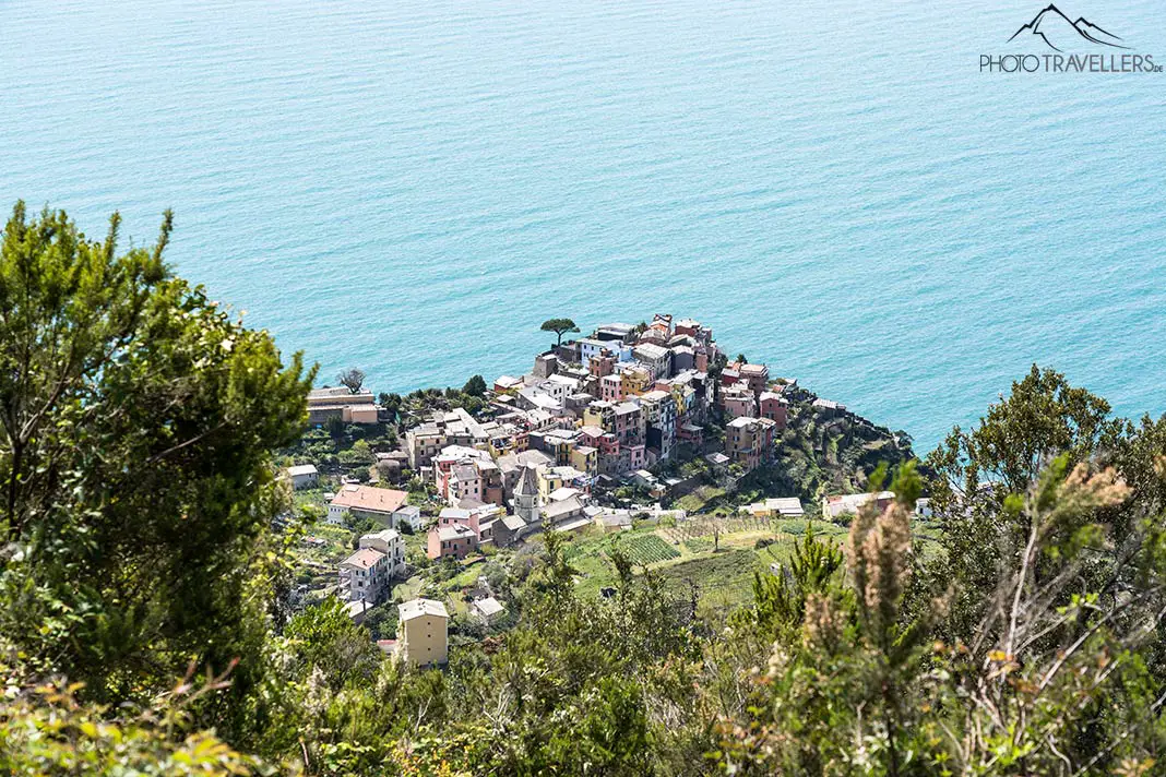 Der Blick vom Höhenweg auf den Ort Corniglia