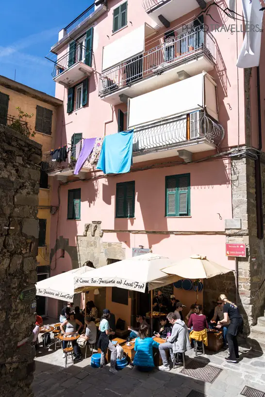Eine Bar in der Altstadt von Corniglia