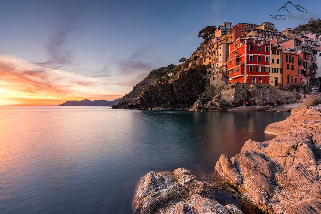 Der Sonnenuntergang mit Blick auf riomaggiore