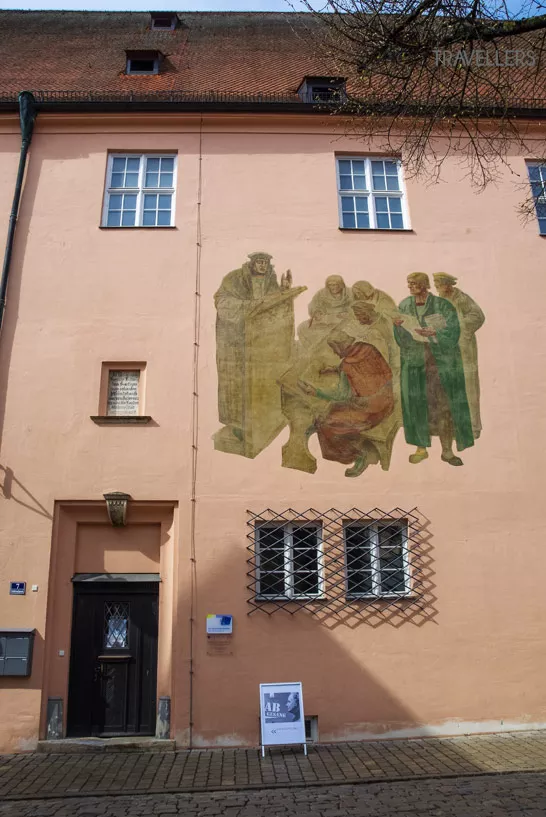 Fresko an der Hauswand der Hohen Schule in Ingolstadt