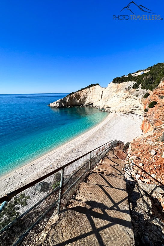 Die Treppe hinunter zum Katsiki Beach