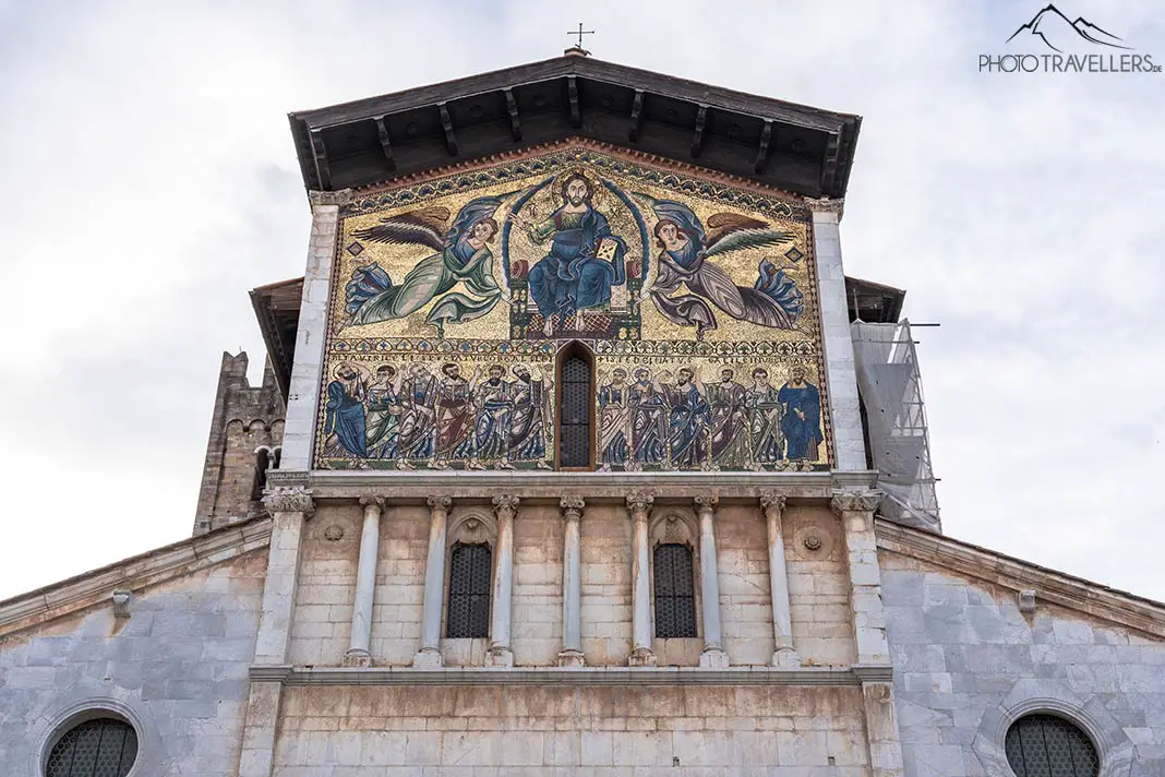 Das riesige Mosaik der Kirche San Frediano Basilica