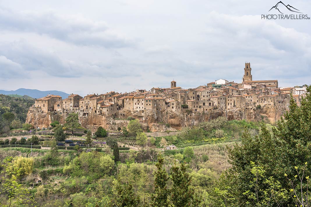 Der Blick auf den Ort Pitigliano