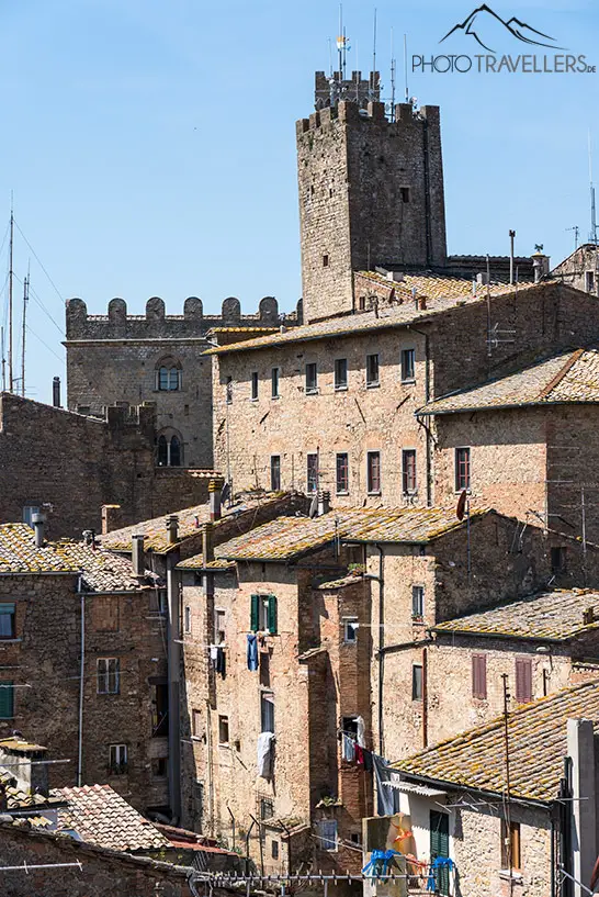 Der Blick vom Glockenturm des Palazzo dei Priori über die Altstadt von Volterra