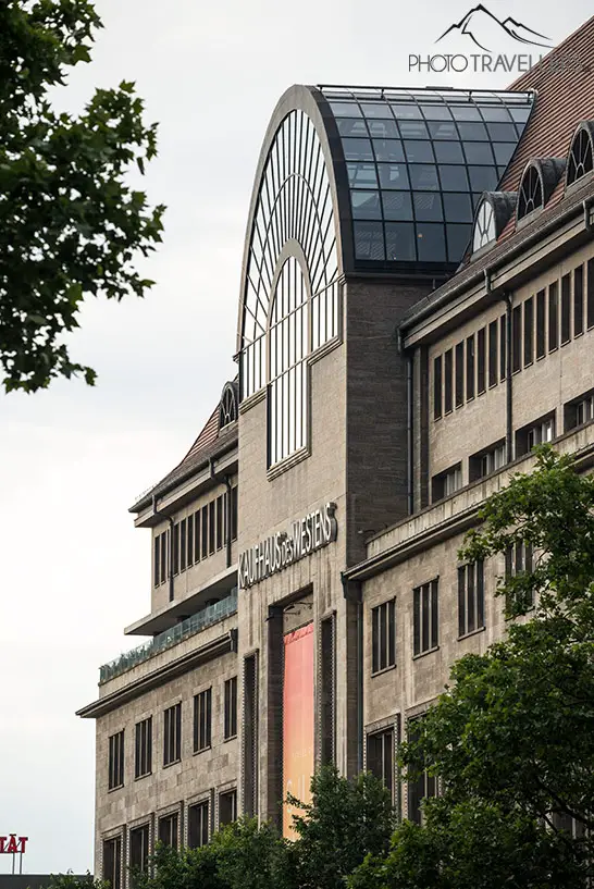 Der Blick auf das Kaufhaus Kadewe in Berlin