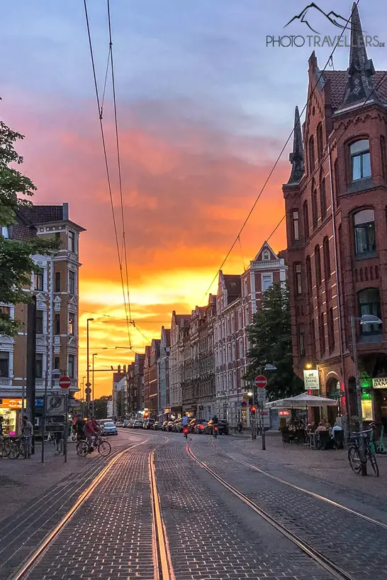 Die Limmer Straße in Hannover bei schönstem Sonnenuntergang
