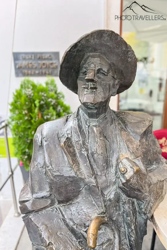 The statue of James Joyce