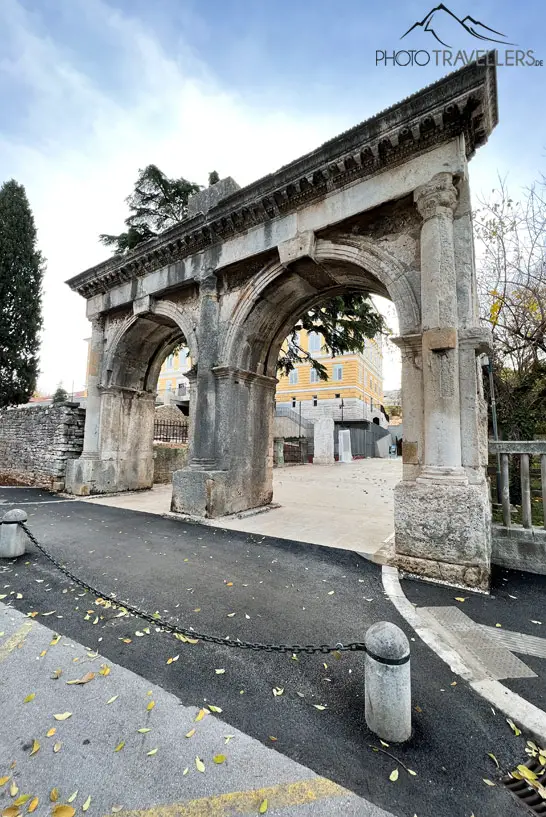 The Porta Gemina in Pula, a double arch