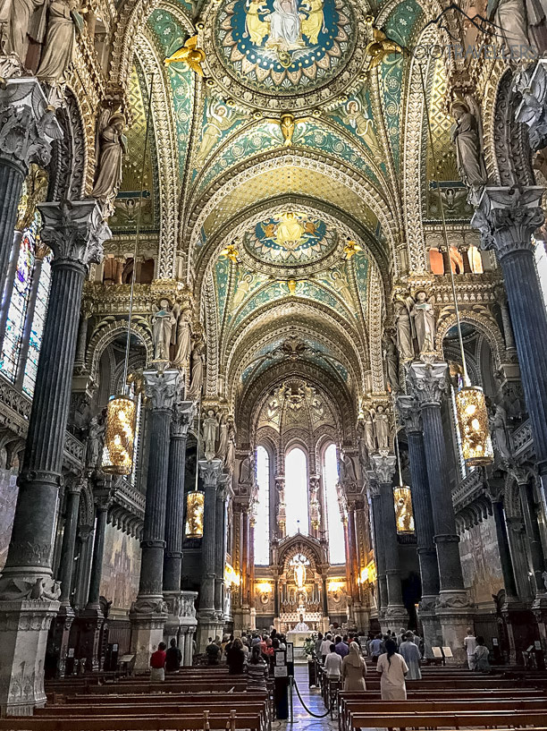 Im Inneren der Basilique Notre-Dame de Fourvière