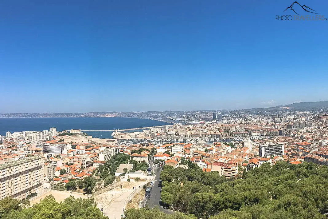 Von der Notre-Dame de la Garde hast du einen tollen Blick über die ganze Stadt Marseille