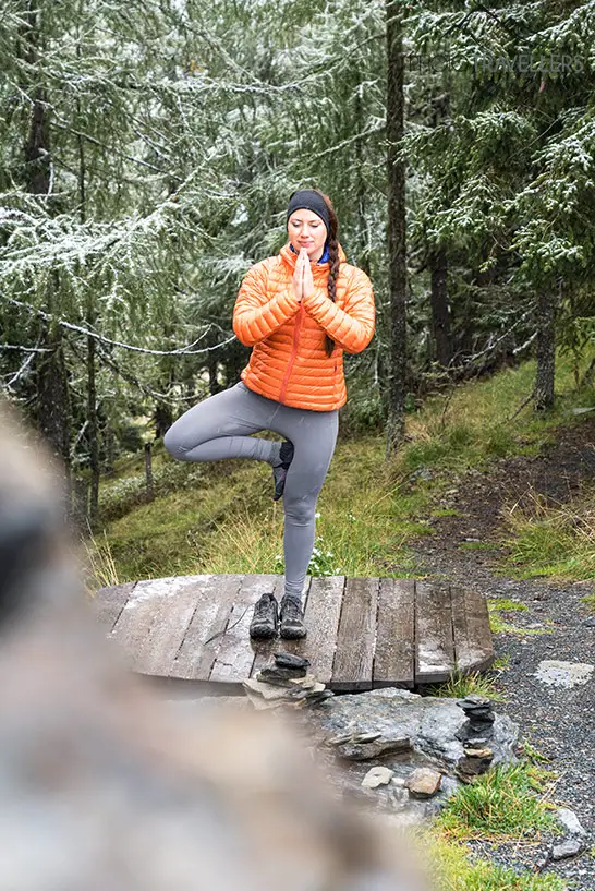 Biggi am Mountain Yoga Trail im Biosphärenpark Brunnach