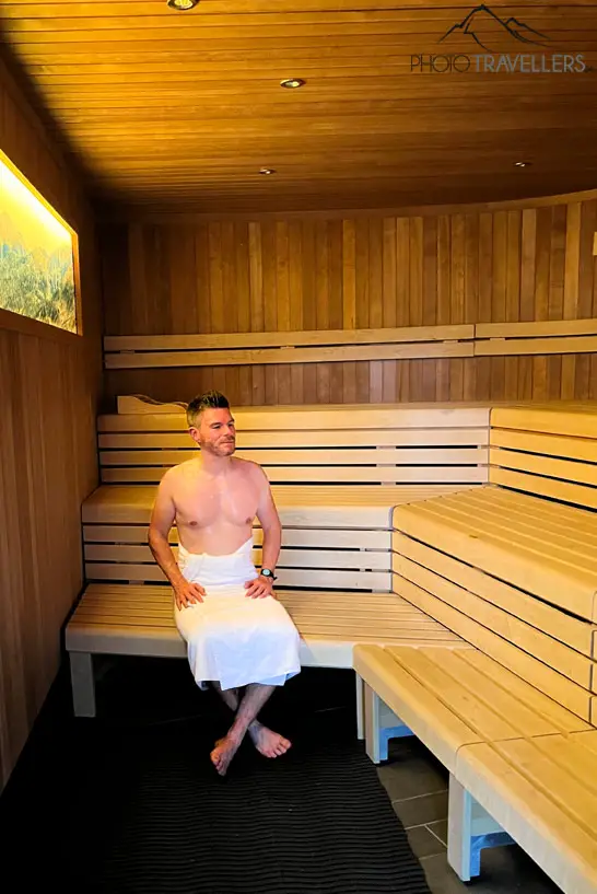 Flo in einer Sauna im Thermal Römerbad