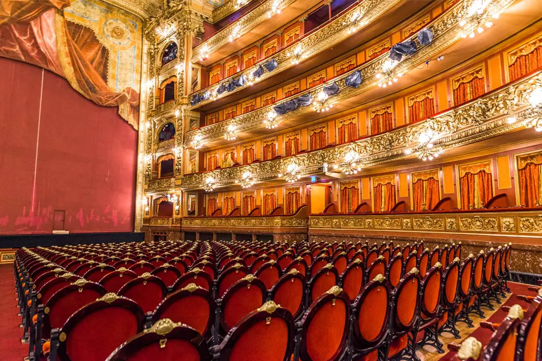 Blick ins Innere des Teatro Colon in Buenos Aires