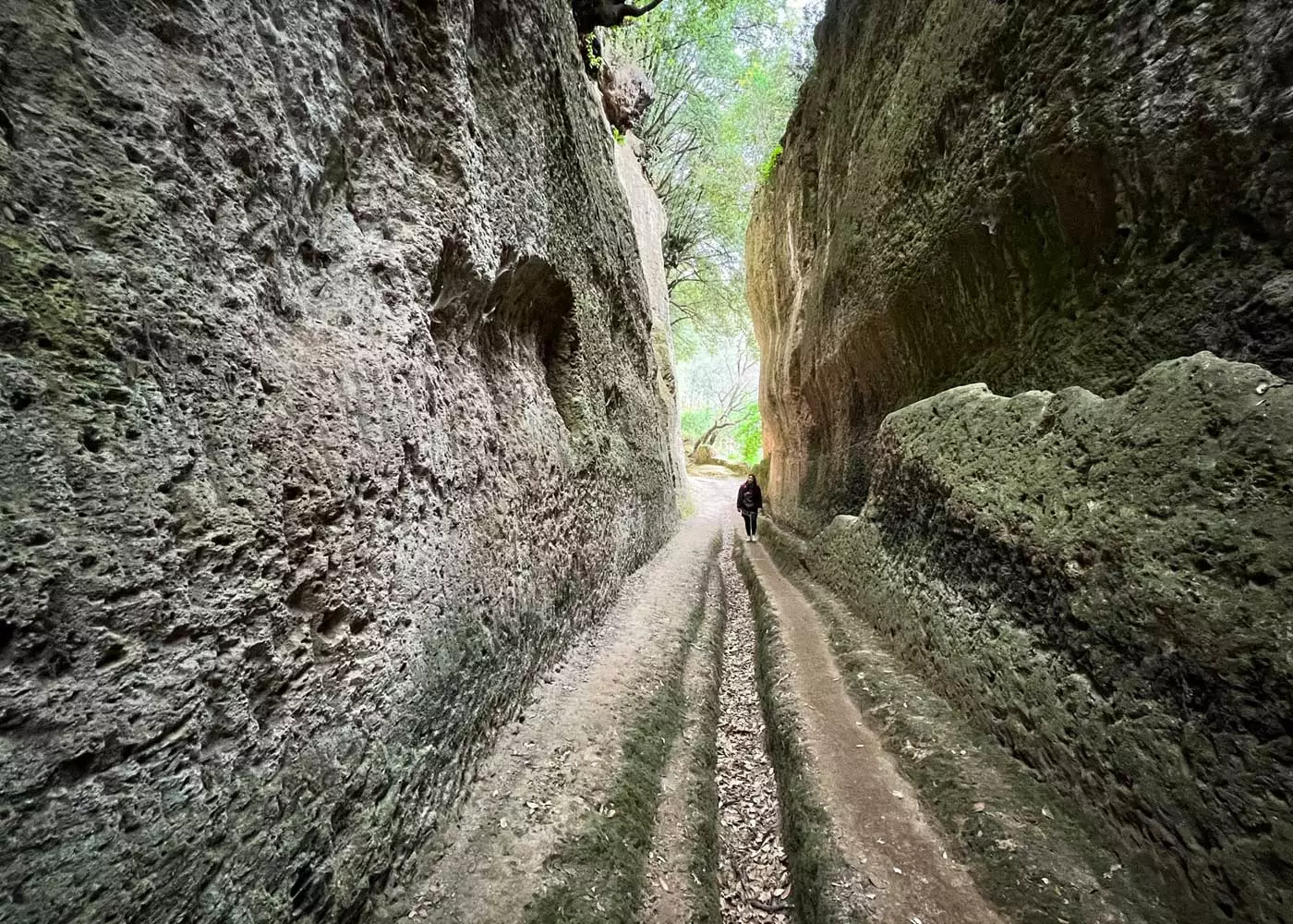 Die schönsten Vie Cave in der Toskana rund um die Orte Pitigliano, Sovana und Sorano
