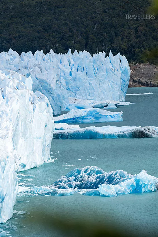 Die blauen Eisberge des Perito-Moreno-Gletscher