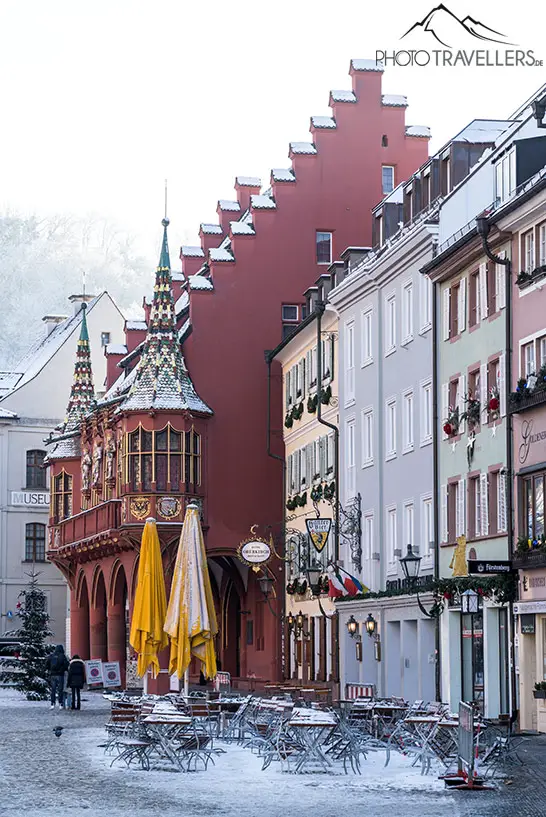 Fassade von Gebäuden in der Innenstadt in Freiburg im Breisgau