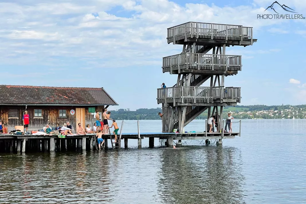 Der Sprungturm vom Strandbad Utting am Ammersee