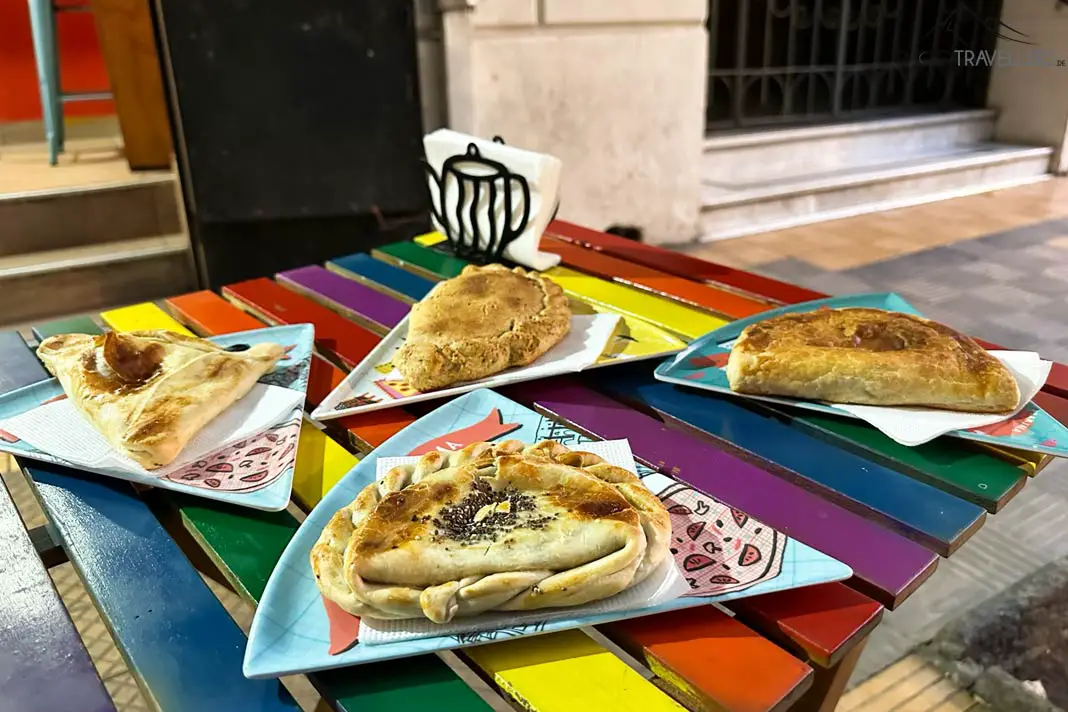 Empanadas in der Pizzeria Pizzabella im Barrio Lastarria