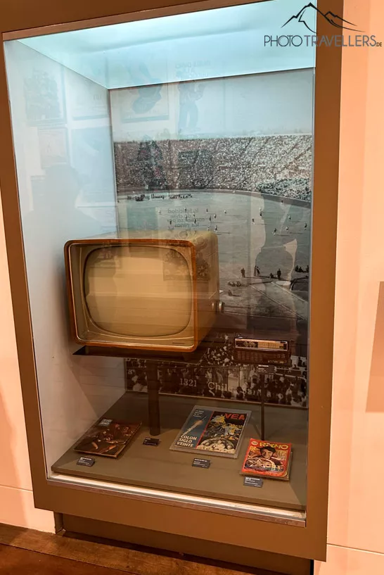 Ein altes Fernsehgerät in einer Ausstellung im Museo Historico Nacional in Santiago de Chile