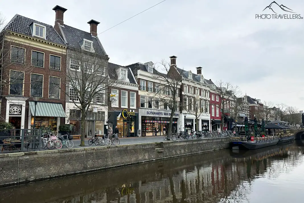 Die Altstadt von Leeuwarden mit einer Gracht