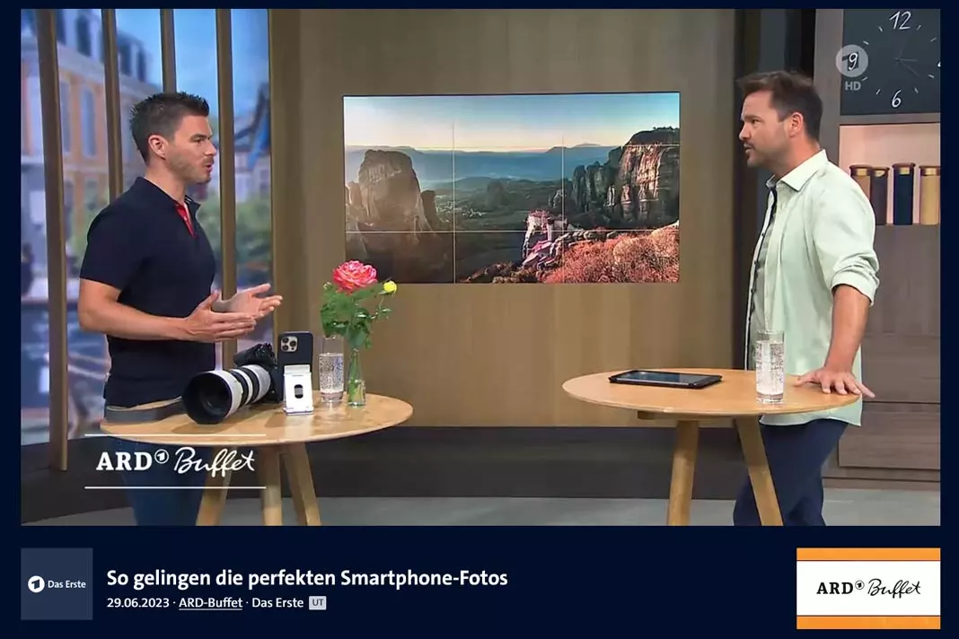 Reiseblogger Florian Westermann mit Moderator Sebastian Müller in der Sendung ARD Buffet
