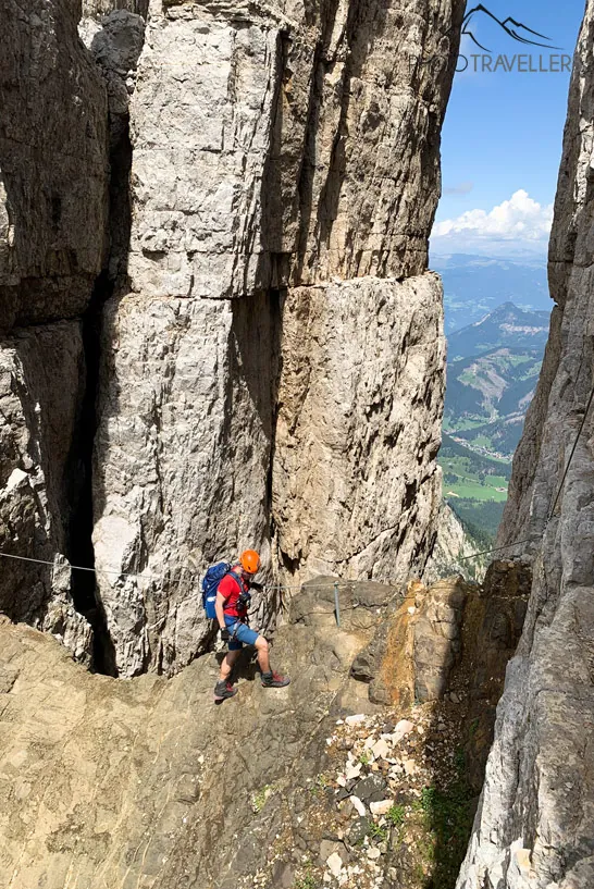 Reiseblogger Florian Westermann auf dem Latemartürme-Klettersteig
