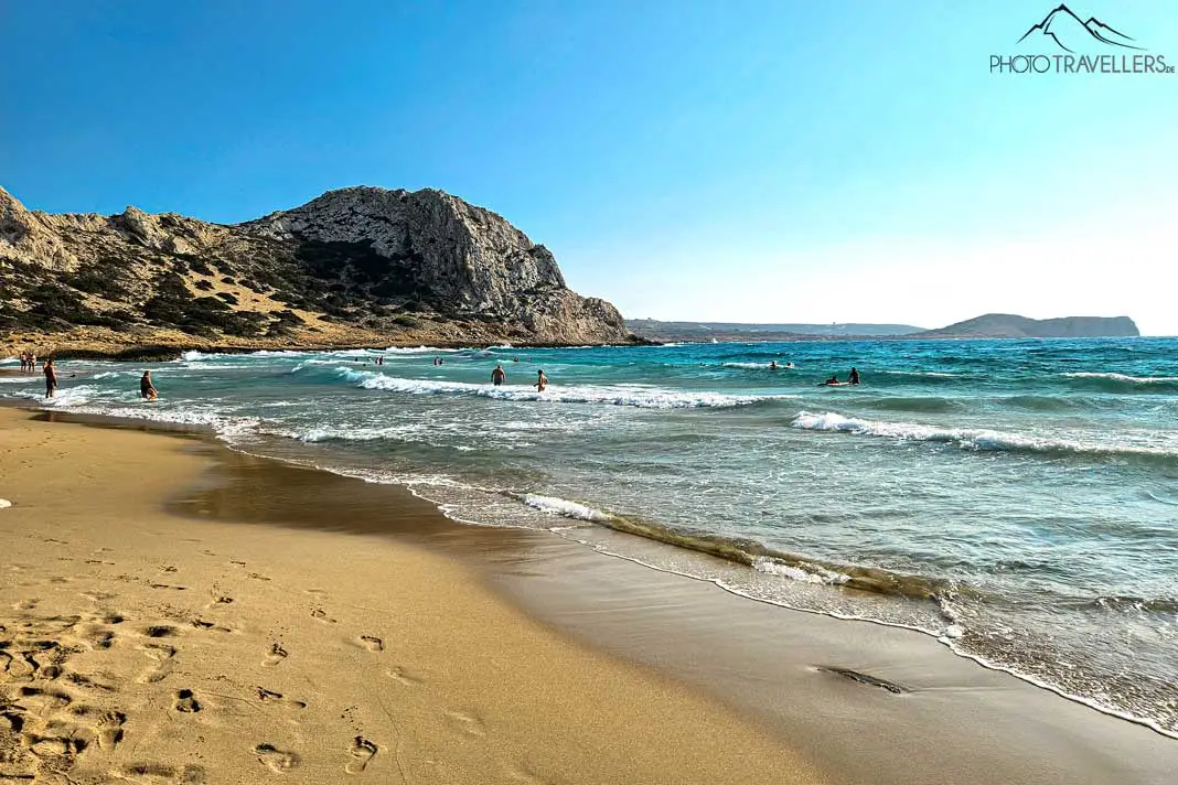 Goldgelber Sand und türkisblaues Meer am Agios Nikolaos