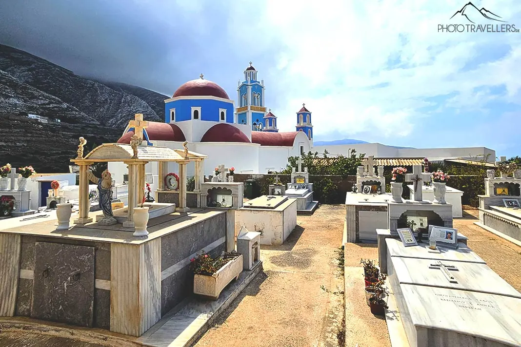 Der Friedhof und die Kirche Agia Triada bilden ein sehenswertes Ensemble