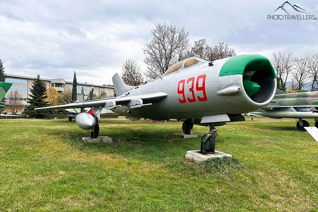 Ein Kampfflugzeug im Nationalen Museum der Militärgeschichte in Sofia