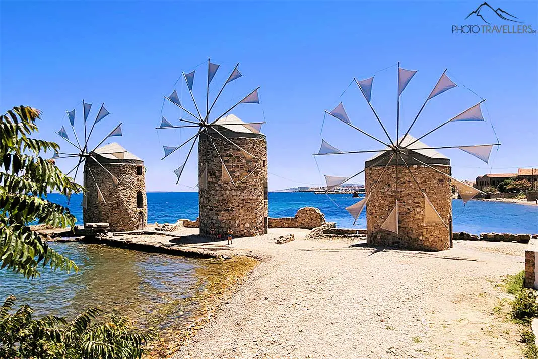 Die restaurierten Windmühlen in Chios Stadt sind aus Naturstein errichtet