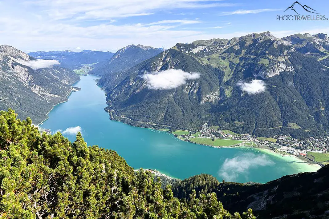 Der Blick vom Bärenkopf-Gipfel auf den Achensee