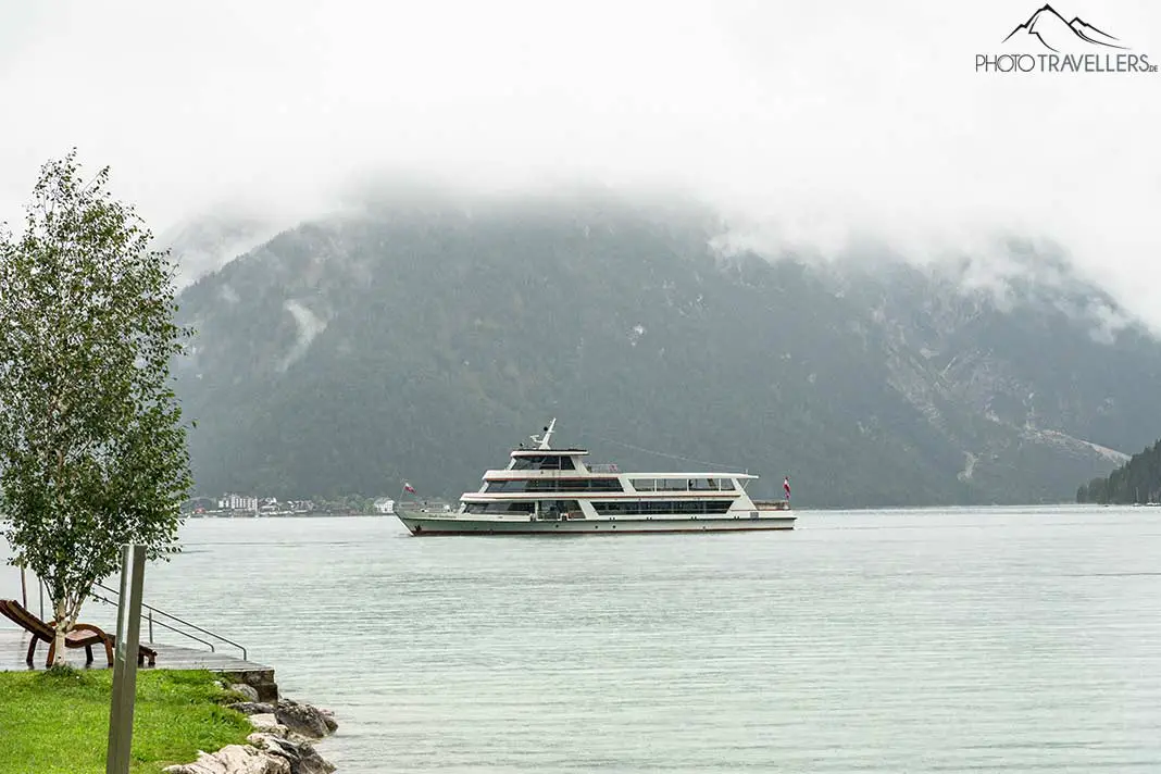 Ein Ausflugsdampfer auf dem Achensee