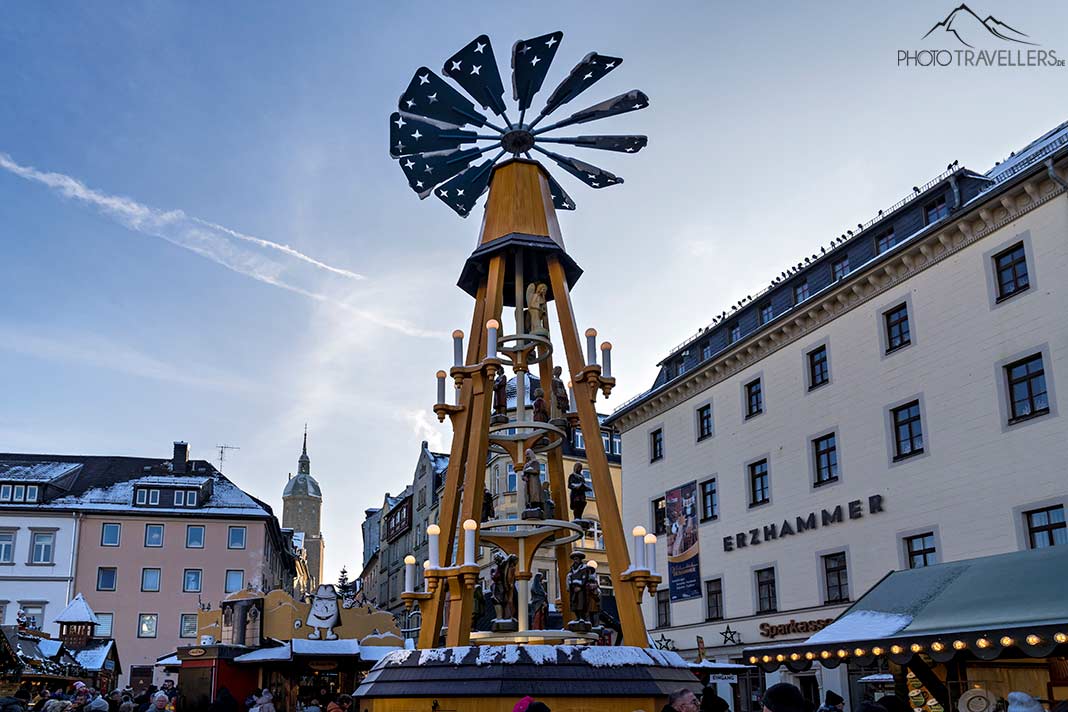 Die Pyramide auf dem Weihnachtsmarkt Annaberg