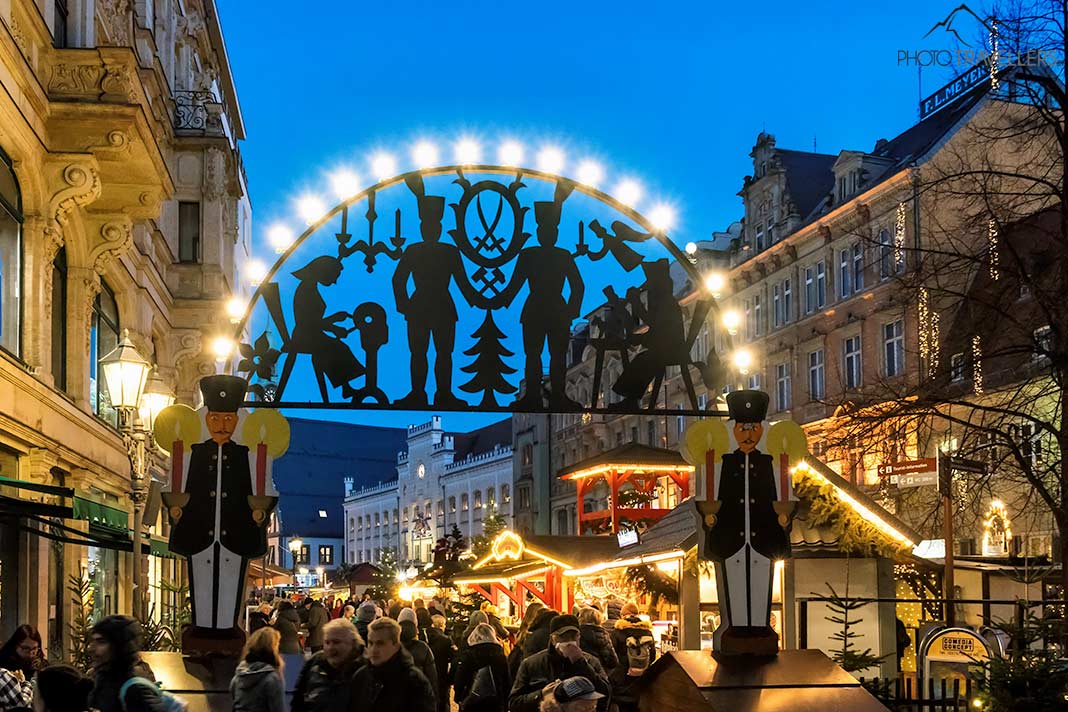 Der einganz zum Zwickeuer Weihnachtsmarkt