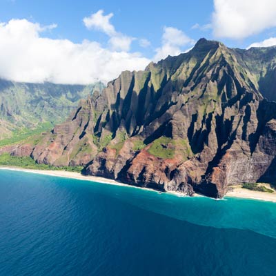 Die Nā Pali Coast auf Hawaii aus der Luft