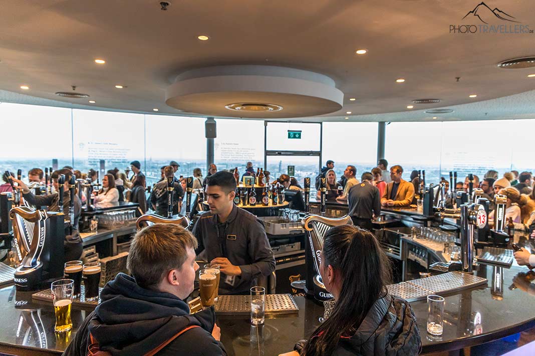 Die Gravity Bar im Guinness Storehouse in Dublin