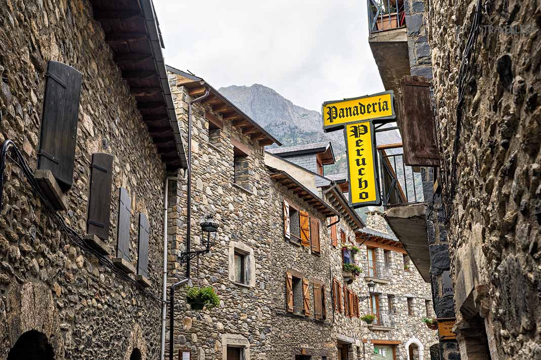 Steinhäuser in Benasque