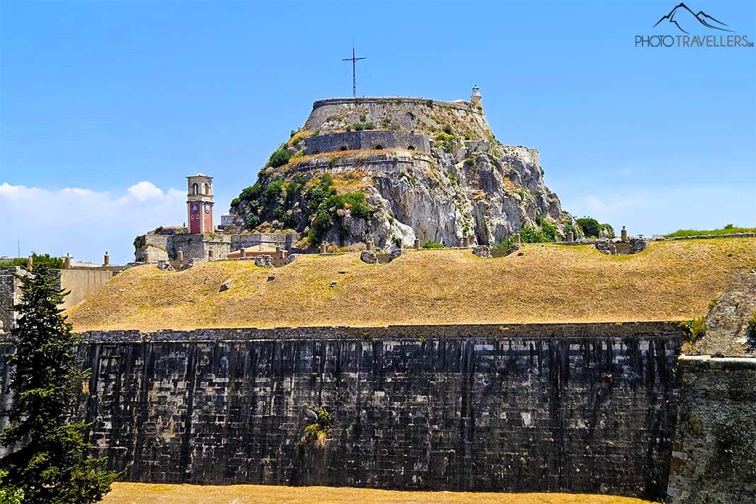 Die neue Festung in Kerkyra ist von einem mächtigen Steinwall umgeben