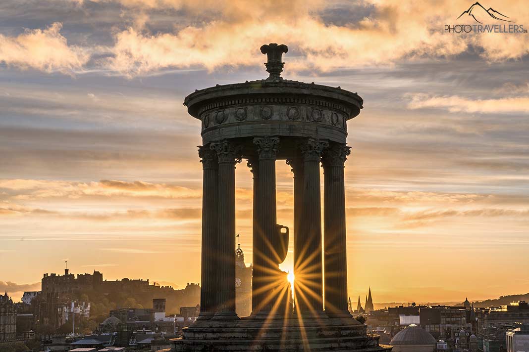 schottland-edinburgh-dugald-stewart-monument Das Dugald Stewart Monument auf dem Calton Hill in Edinburgh im Abendlicht