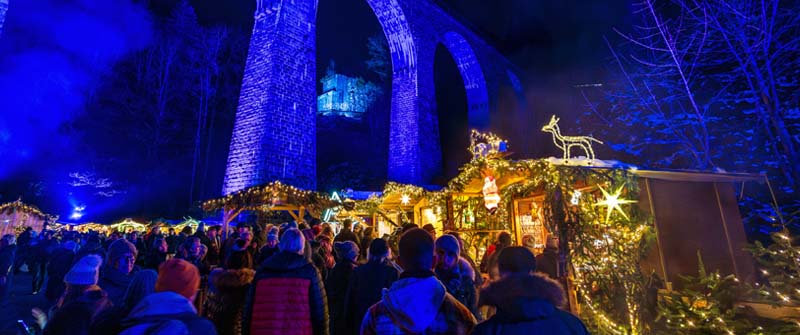 Der Weihnachtsmarkt in der Ravennaschlucht, einer der schönsten Weihnachtsmärkte in Baden-Württemberg