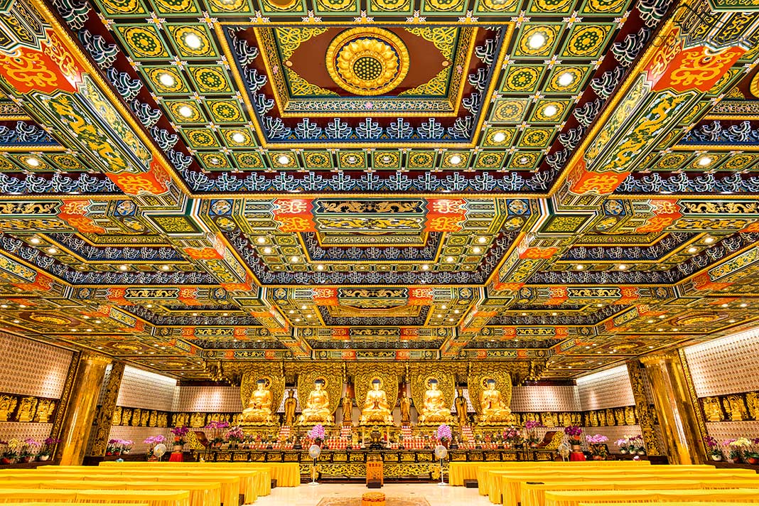Die Grand Hall of Ten Thousand Buddhas auf Lantau Island