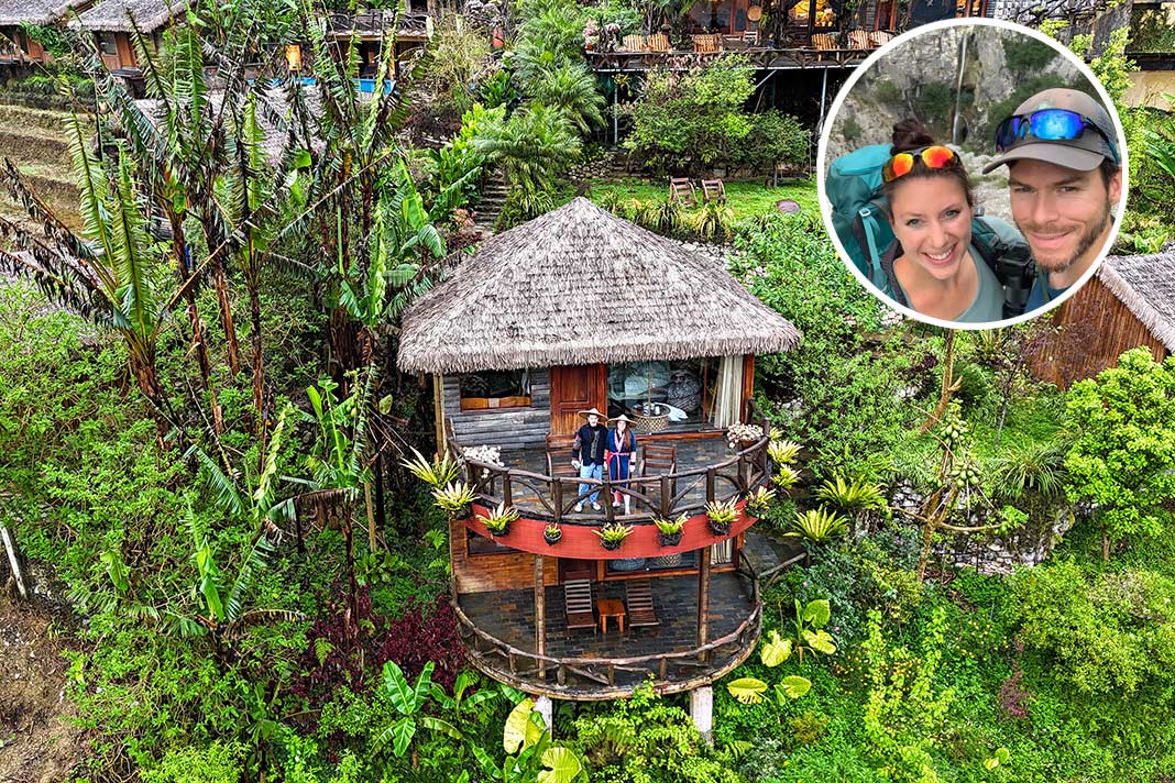 Die Reiseexperten Biggi Bauer und Florian Westermann vor einer Vietnam-Landschaft