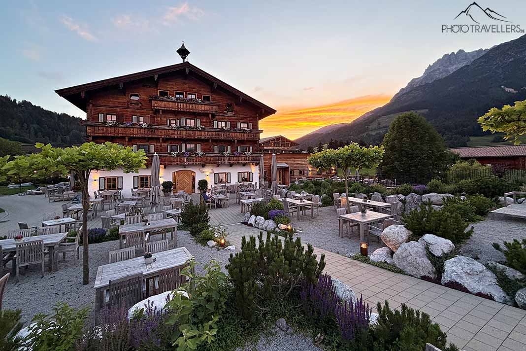 Das Hotel Naturresort Puradies im Abendlicht