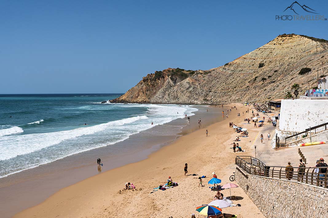 Besucher am Praia do Burgau