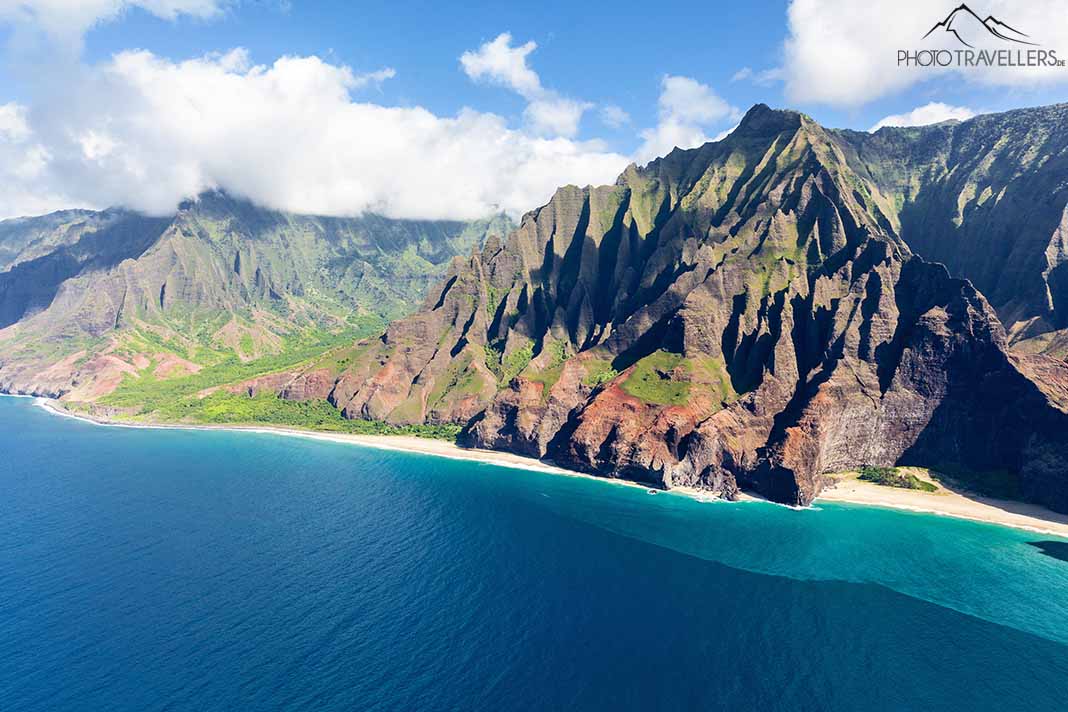 Blick aus dem Helikopter auf die Napali Coast, Kauai