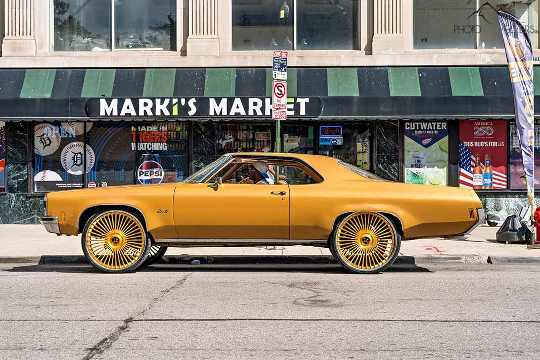 Aufgemotztes US-Car in Detroit